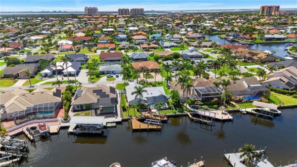 Cape Coral, 1215 52nd Ter, Cape Coral, Florida 33914, image 2
