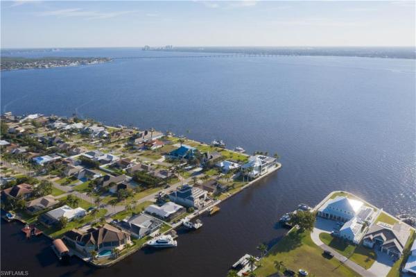 Cape Coral Residential, 2218 36th St, Cape Coral, Florida 33904, image 2
