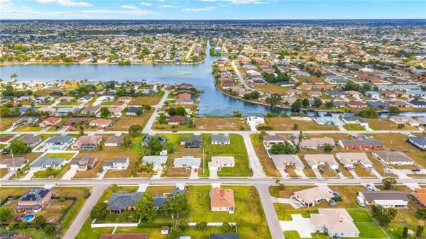 Cape Coral Residential, 428 8th St, Cape Coral, Florida 33990, image 3