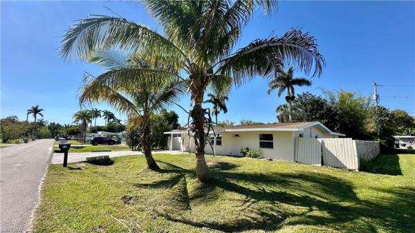 Kline Manor, 56 Victoria Dr, North Fort Myers, Florida 33917, image 1