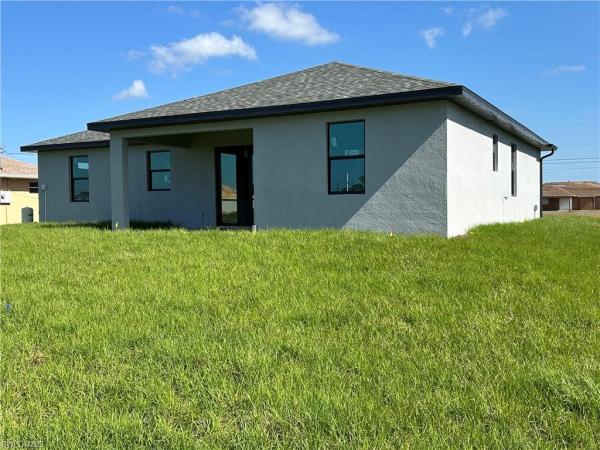 Lehigh Acres Residential, 4019 SW 34th St, Lehigh Acres, Florida 33976, image 1
