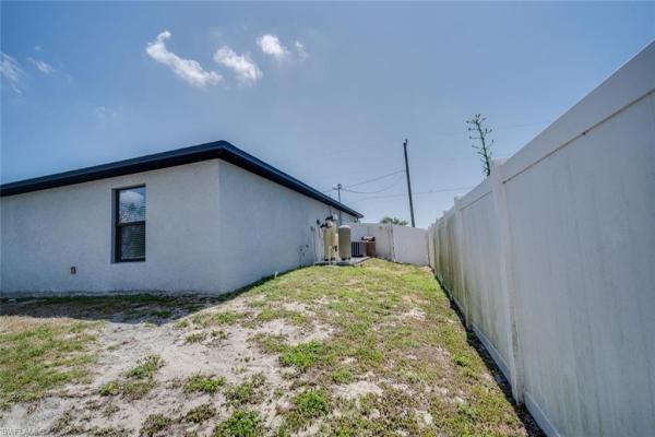 Cape Coral Residential, 325 10th Ter, Cape Coral, Florida 33993, image 2