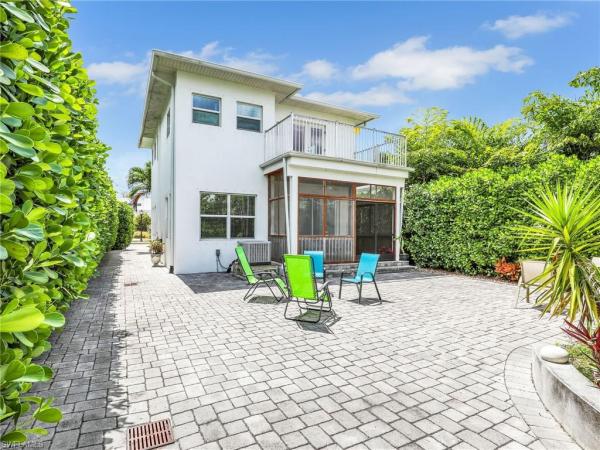 Lake Kelly, 3037 Lunar St, Naples, Florida 34112, image 1
