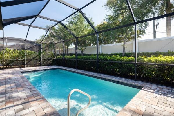 Avery Square, 7266 Wilton Dr, Naples, Florida 34109, image 1