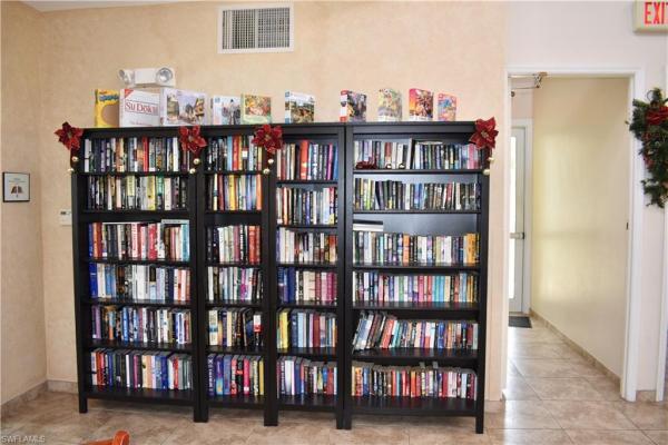 7725 Jewel Ln #202, Naples, Florida 34109, image 1
