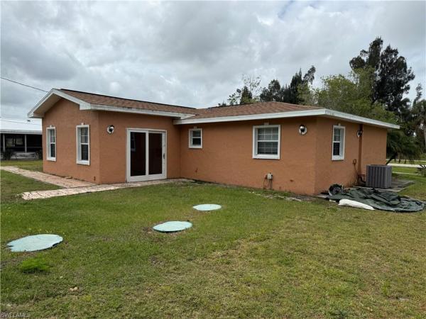 142 Peace Island Dr, Punta Gorda, Florida 33950, image 1