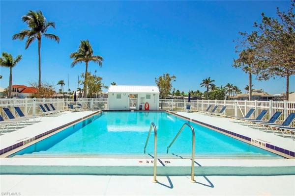Boardwalk Caper, 18008 San Carlos Blvd #25, Fort Myers Beach, Florida 33931, image 2
