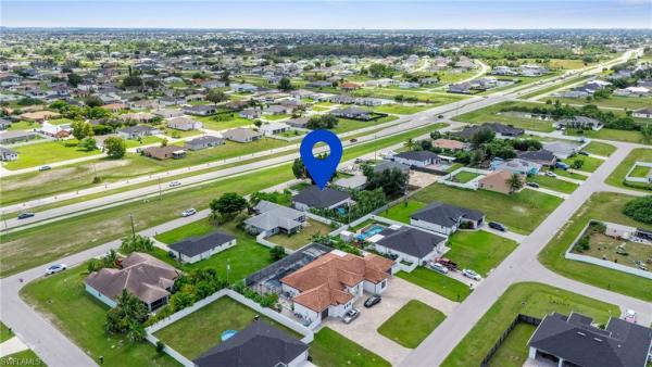 Cape Coral Residential, 712 Juanita Pl, Cape Coral, Florida 33993, image 2