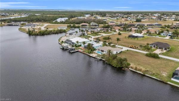Cape Coral Residential, 3842 22nd St, Cape Coral, Florida 33993, image 3