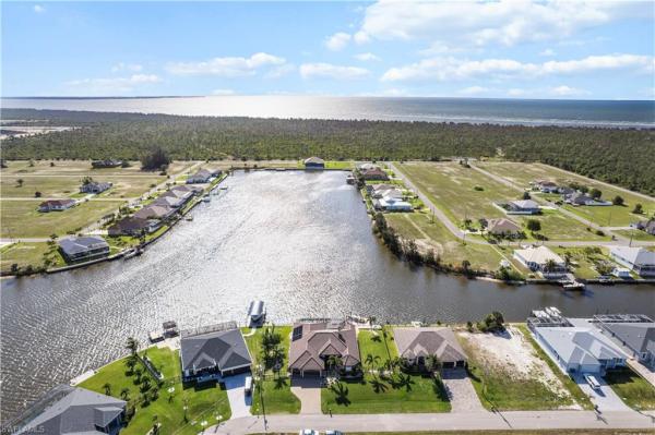 Cape Coral Residential, 3926 42nd Pl, Cape Coral, Florida 33993, image 1
