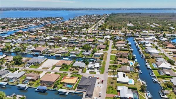 Cape Coral Residential, 157 54th St, Cape Coral, Florida 33914, image 2