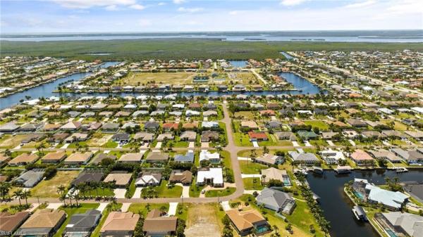 Cape Coral Residential, 4333 25th Pl, Cape Coral, Florida 33914, image 2
