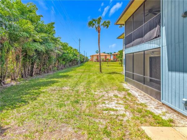 Timberlakes At Royal Woods, 17426 Birchwood Ln #12, Fort Myers, Florida 33908, image 2