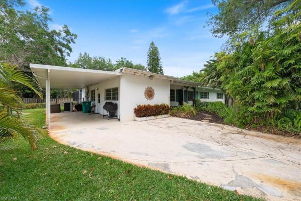 Naples No HOA, 1147 Shady Rest Ln, Naples, Florida 34103, image 2