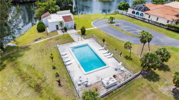Spring Lake, 6272 Westshore Dr #2, Fort Myers, Florida 33907, image 1
