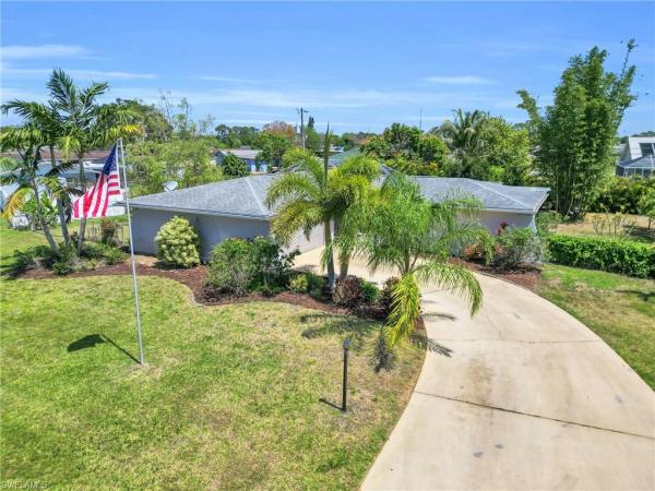 Country Club Estates, 1514 Canal St, Lehigh Acres, Florida 33936, image 2