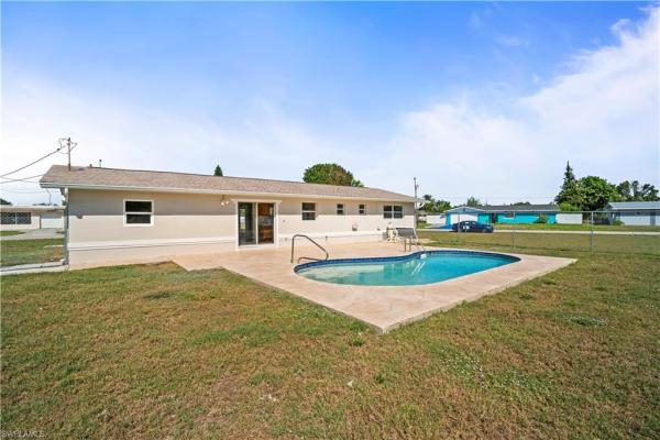 Cape Coral Residential, 423 14th Pl, Cape Coral, Florida 33909, image 2