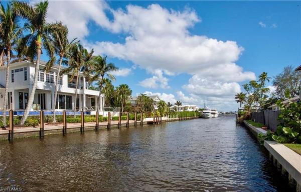 Aqualane Shores, 601 S 15th Ave, Naples, Florida 34102, image 2