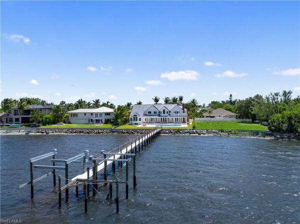 8451 Casa Del Rio Ln, Fort Myers, Florida 33919, image 1
