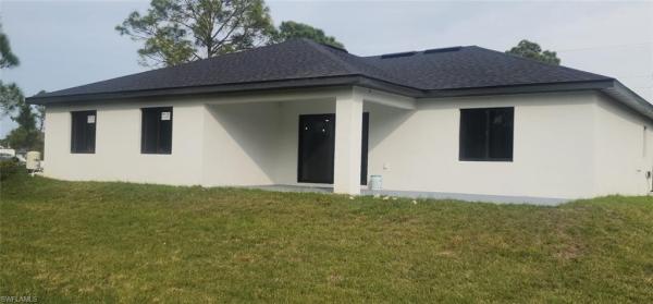 915 Panda Dr, Lehigh Acres, Florida 33974, image 1