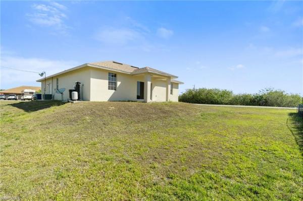 Lehigh Acres, 162 Peerless St, Lehigh Acres, Florida 33974, image 1