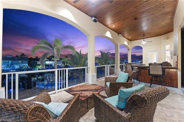 Siesta Isles, 18276 Cutlass Dr, Fort Myers Beach, Florida 33931, image 2