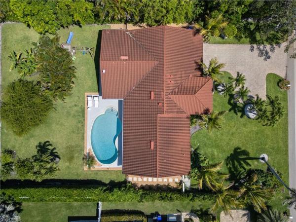 The Moorings, 2085 Alamanda Dr, Naples, Florida 34102, image 1