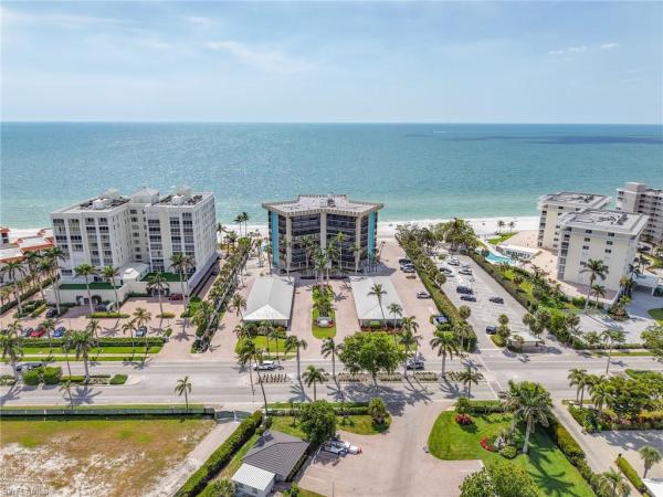Imperial Club, 3399 N Gulf Shore Blvd #605, Naples, Florida 34103, image 2