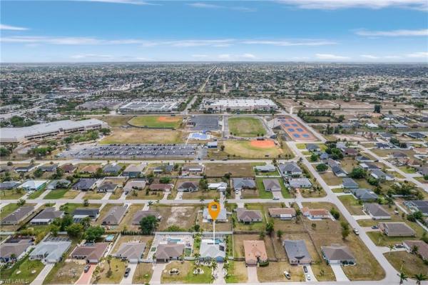 Cape Coral Residential, 212 21st Ln, Cape Coral, Florida 33991, image 2