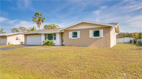 Cypress Lake Country Club Estates, 1633 Hermitage Rd, Fort Myers, Florida 33919, image 1