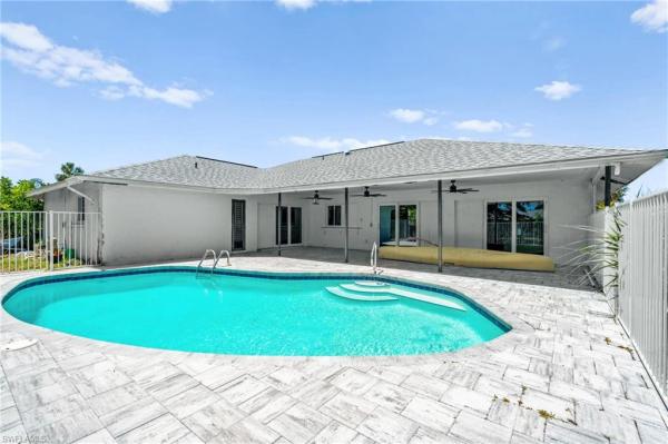 Island Park Woodlands, 6019 Birnam Wood Ln, Fort Myers, Florida 33908, image 1