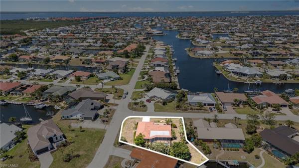 2621 Via Veneto Dr, Punta Gorda, Florida 33950, image 1