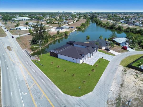 2330 19th Ave, Cape Coral, Florida 33909, image 2