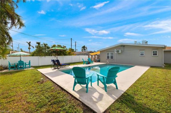 Edgewaters Gardens, 1238 Forsyth Dr, North Fort Myers, Florida 33903, image 1