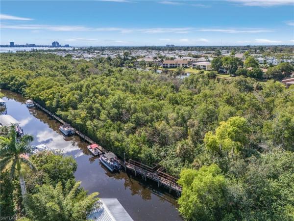Foxmoor Village, 5731 Foxlake Dr #1, North Fort Myers, Florida 33917, image 2