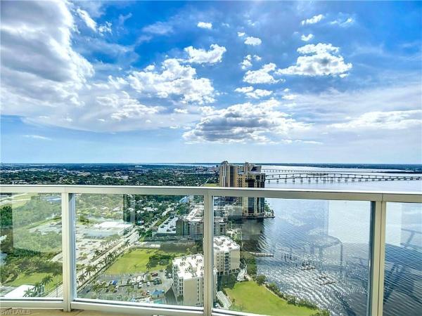 3000 Oasis Grand Blvd, Fort Myers, Florida 33916, image 1