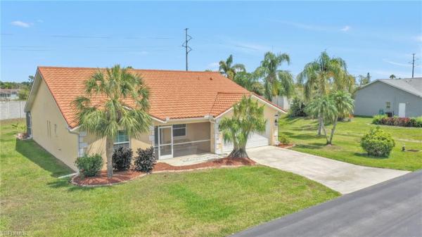 Sabal Springs Golf & Racquet Club, 3780 Sabal Springs Blvd, North Fort Myers, Florida 33917, image 2