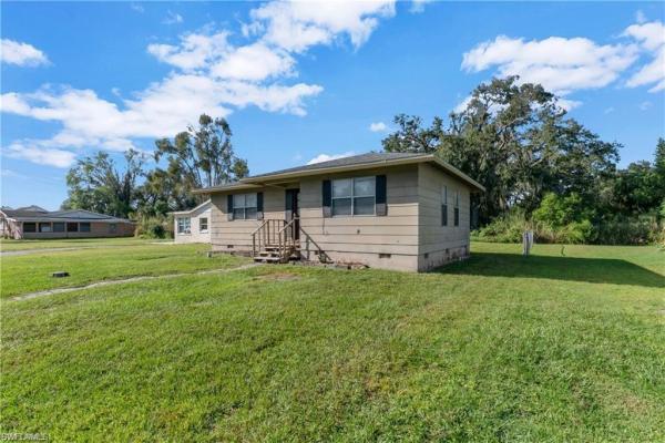 Russell Park, 318 Bellair Rd, Fort Myers, Florida 33905, image 1