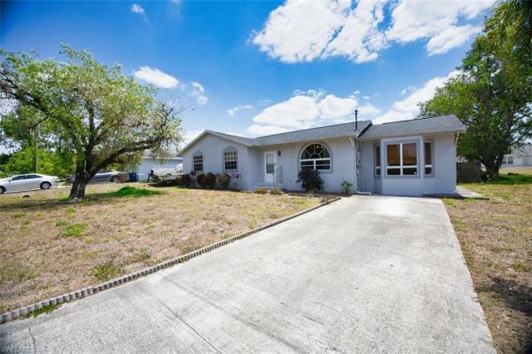 Lehigh Acres Residential, 4005 SW 15th St, Lehigh Acres, Florida 33976, image 1