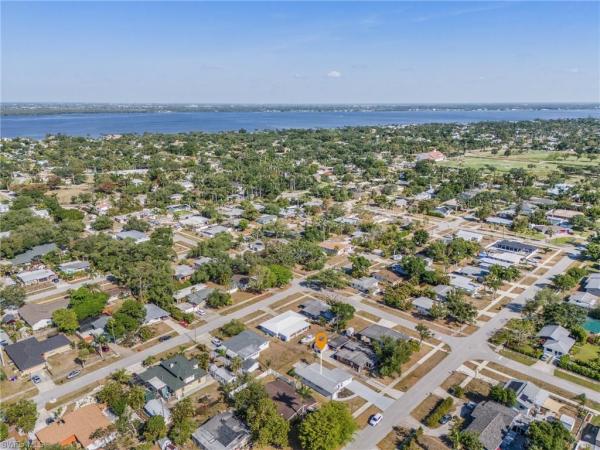 Palmlee Park, 3918 La Palma St, Fort Myers, Florida 33901, image 1