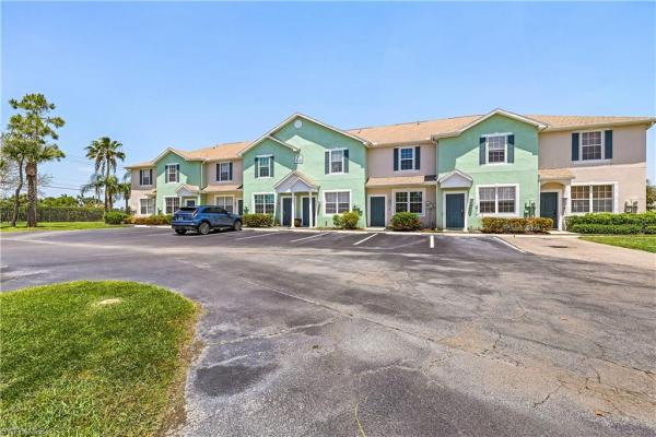 Forest Lake Townhomes, 3646 Pine Oak Cir #102, Fort Myers, Florida 33916, image 1
