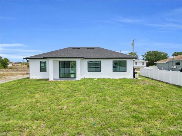 Lehigh Acres Residential, 4115 SW 20th St, Lehigh Acres, Florida 33976, image 2
