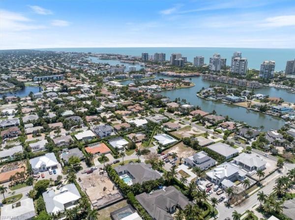Park Shore, 521 Neapolitan Ln, Naples, Florida 34103, image 1