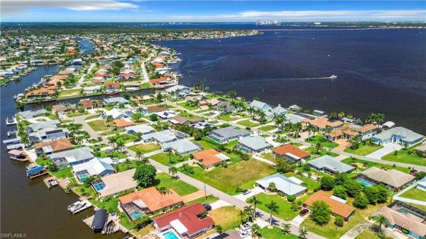 Cape Coral Residential, 3324 22nd Pl, Cape Coral, Florida 33904, image 3
