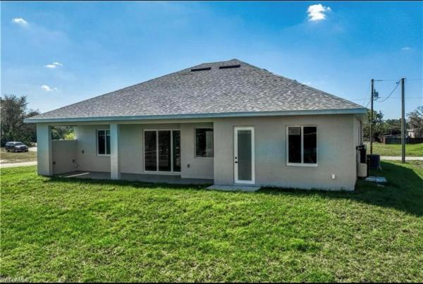 2000 N Curry Ave, Lehigh Acres, Florida 33971, image 1