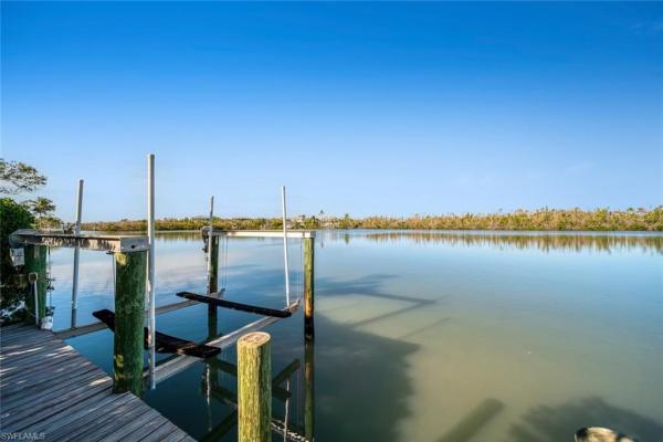 Castaway Estates, 5810 Pine Tree Dr, Sanibel, Florida 33957, image 1
