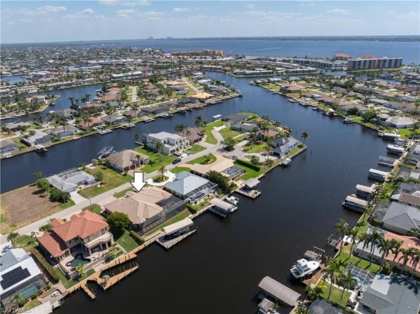 Cape Coral Residential, 1718 44th Ter, Cape Coral, Florida 33904, image 2