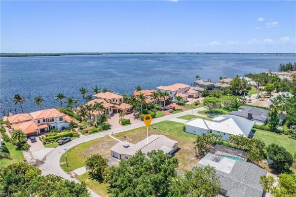 Seminole Estates, 3965 Riverside Dr, Fort Myers, Florida 33901, image 1