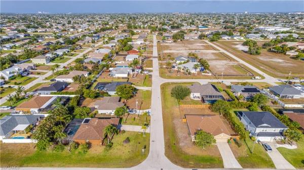 Cape Coral Residential, 1017 37th Ln, Cape Coral, Florida 33914, image 2