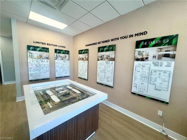 6085 Barbara Cir, Naples, Florida 34112, image 1